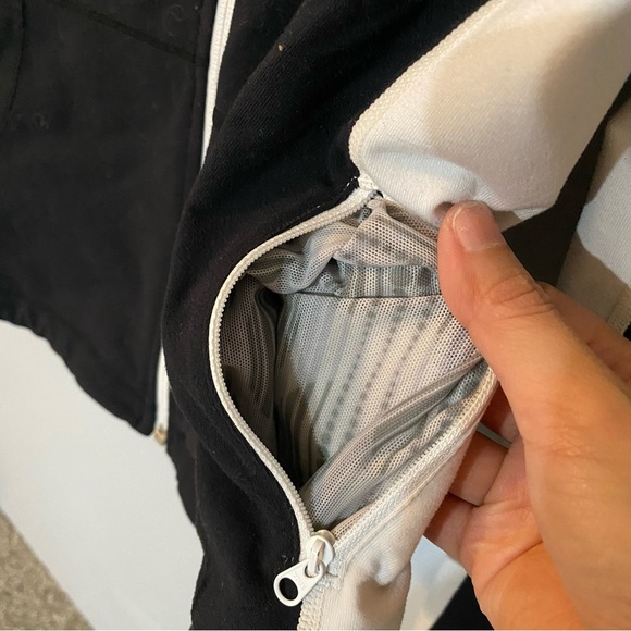 LULULEMON Activewear Top Size 2 - Picture 6 of 10